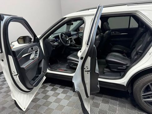 Used 2025 Ford Explorer ST AWD/4WD image 13