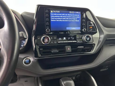 Used 2021 Toyota Highlander XSE AWD/4WD image 30