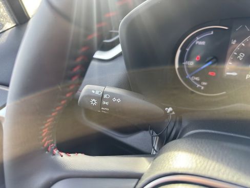 New 2025 Toyota RAV4 SE image 27