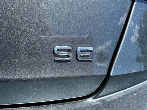Used 2024 Volkswagen Jetta SE FWD image 23