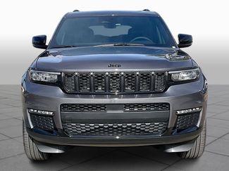 New 2025 Jeep Grand Cherokee L Limited w/ Black Appearance Package AWD/4WD video 3