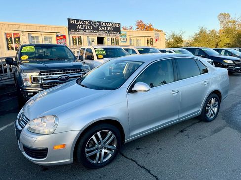 Used 2005 Volkswagen Jetta 2.5 image 4