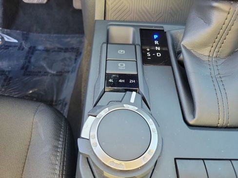 Used 2025 Toyota Tacoma SR image 21