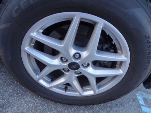 Used 2024 Ford Edge SEL image 10