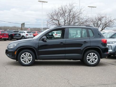 Used 2017 Volkswagen Tiguan S image 4