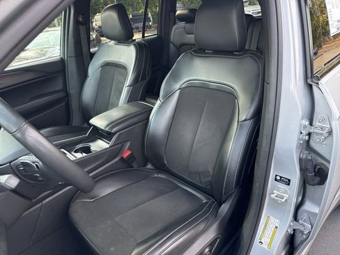 Used 2024 Jeep Grand Cherokee Altitude image 10