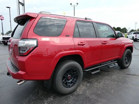 Used 2021 Toyota 4Runner SR5 Premium w/ Moonroof Package AWD/4WD image 5