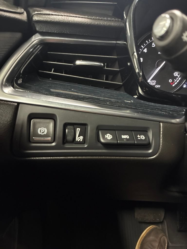 Used 2024 Cadillac XT5 Premium Luxury w/ Technology Package AWD/4WD image 22