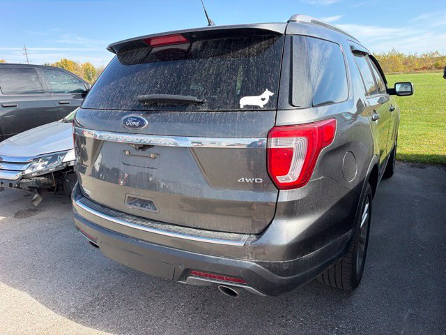Used 2018 Ford Explorer XLT w/ Equipment Group 202A AWD/4WD image 9