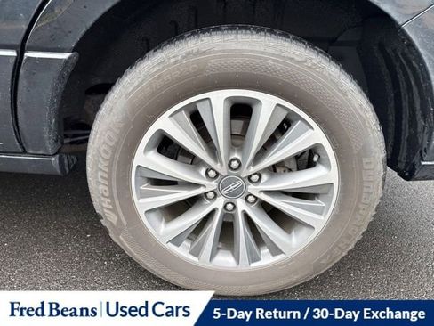 Used 2017 Lincoln Navigator Select AWD/4WD image 8