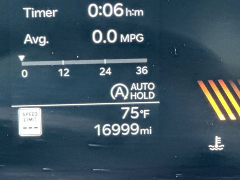 Used 2025 Kia Sorento EX w/ Panoramic Sunroof Package FWD image 15