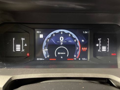 Certified 2025 Toyota Tacoma SR5 AWD/4WD image 18