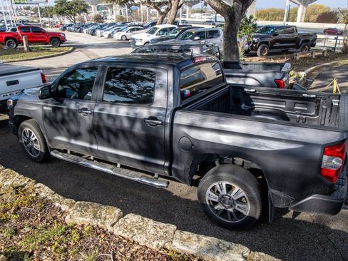 Used 2021 Toyota Tundra Platinum image 9