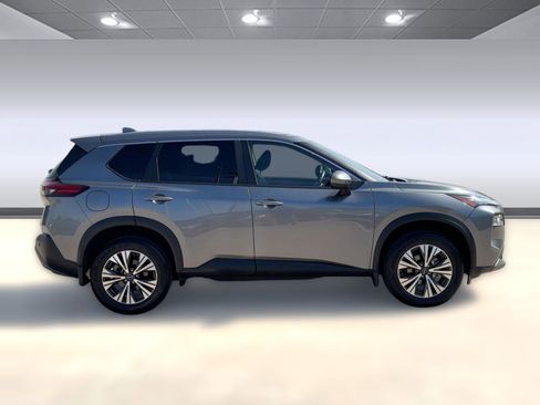 Used 2023 Nissan Rogue SV image 8