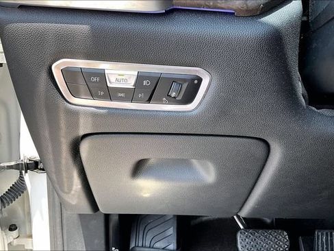 Used 2022 BMW X5 sDrive40i w/ Premium Package RWD image 15