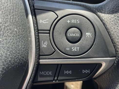Used 2022 Toyota Camry LE FWD image 21