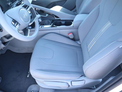 New 2026 Hyundai Elantra SEL Sport image 11