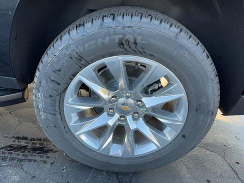 New 2026 Chevrolet Suburban Premier image 6