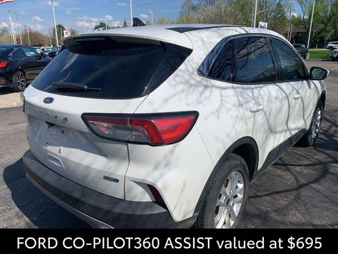 Used 2020 Ford Escape SE image 3