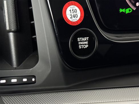 Used 2025 Porsche Cayenne Coupe image 27