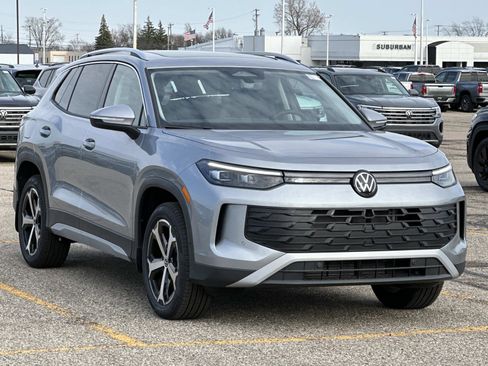 New 2026 Volkswagen Tiguan SE image 7