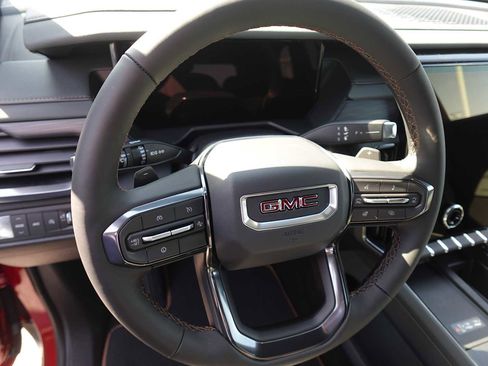 New 2025 GMC Acadia AT4 w/ Luxury Package image 17