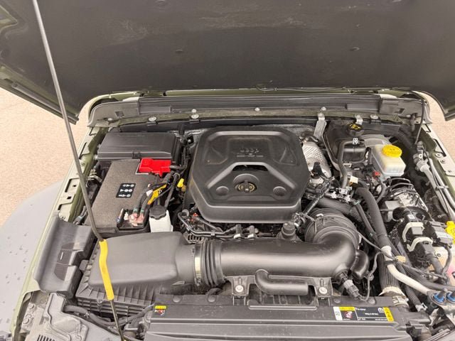 Used 2024 Jeep Wrangler Sport AWD/4WD image 15