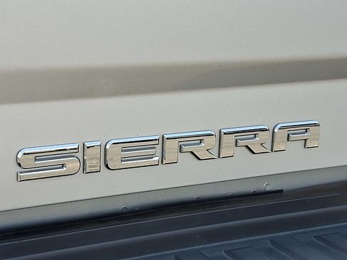 Used 2019 GMC Sierra 2500 Denali w/ Suspension Package, Off-Road AWD/4WD image 30