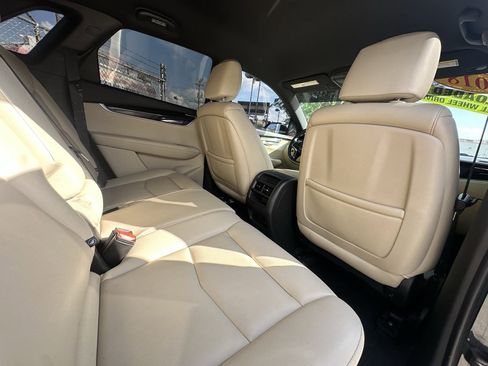 Used 2018 Cadillac XT5 AWD image 28