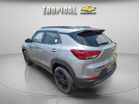 New 2026 Chevrolet TrailBlazer LT w/ Midnight Edition FWD image 3