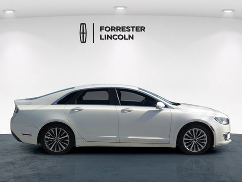 Used 2017 Lincoln MKZ Premiere FWD image 2
