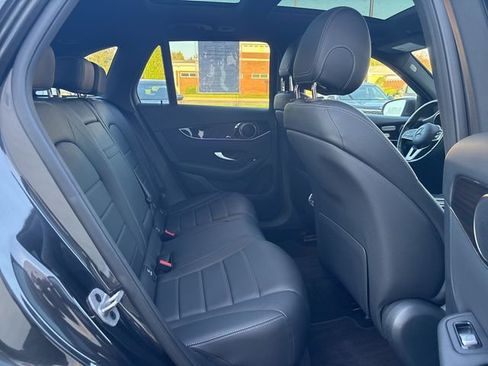 Used 2021 Mercedes-Benz GLC 300 4MATIC image 17