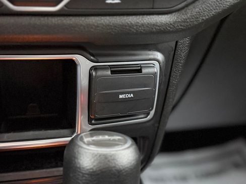 Used 2024 Jeep Gladiator Sport image 17