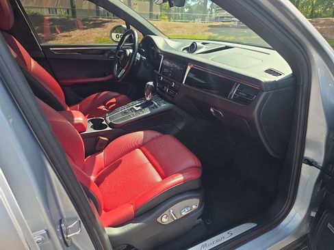 Used 2019 Porsche Macan S AWD/4WD image 23
