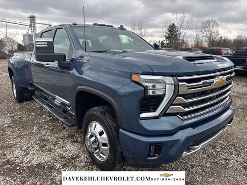 Used 2024 Chevrolet Silverado 3500 High Country w/ High Country Premium Package image 6
