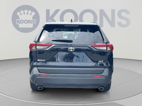Used 2025 Toyota RAV4 XLE AWD/4WD image 5