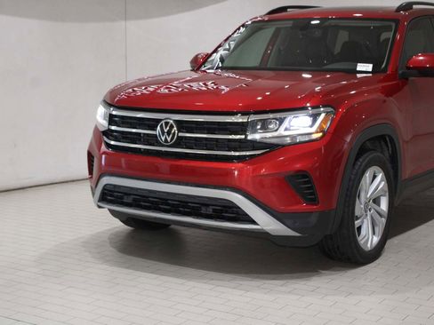 Used 2023 Volkswagen Atlas SE w/ Panoramic Sunroof Package image 2