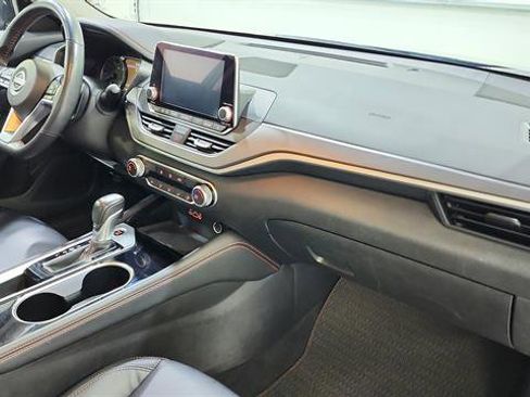 Certified 2025 Nissan Altima 2.5 SR FWD image 23