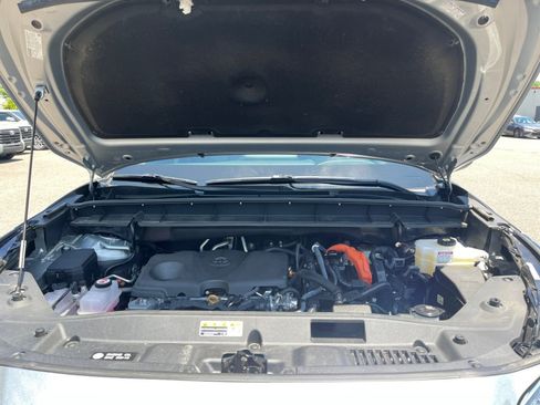 Used 2025 Toyota Highlander XLE AWD/4WD image 19