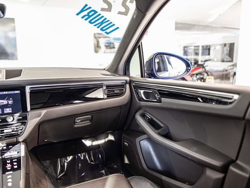 Used 2022 Porsche Macan S image 37