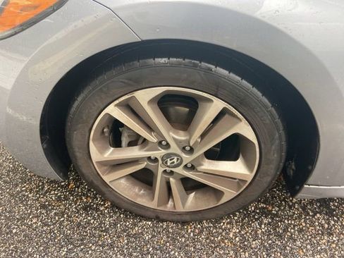 Used 2017 Hyundai Elantra Limited w/ Limited Tech Package 04 image 12