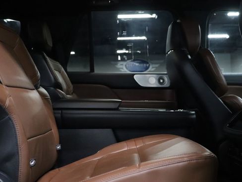 Used 2023 Lincoln Navigator Reserve RWD image 19