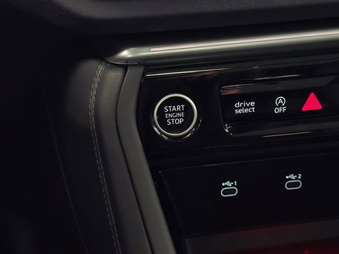 New 2025 Audi Q5 Premium image 26