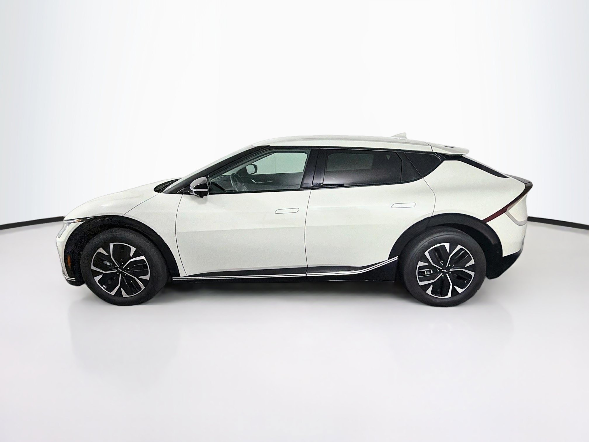 Used 2024 Kia EV6 Wind w/ Wind Technology Package RWD image 4
