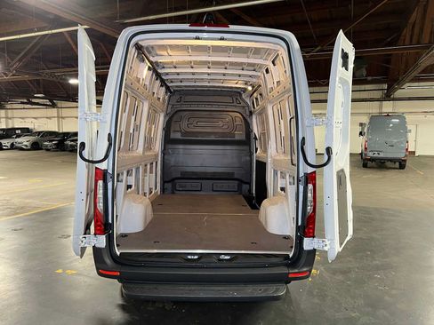 Used 2026 Mercedes-Benz Sprinter 2500 image 17