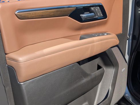 New 2026 Chevrolet Tahoe High Country image 17