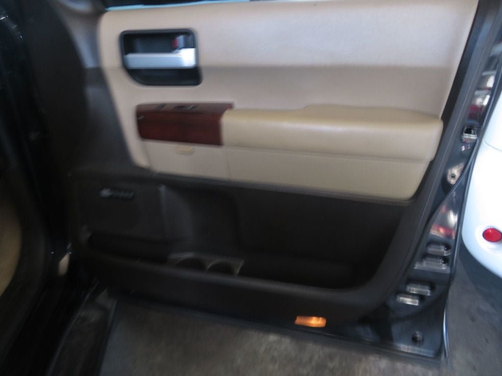 Used 2011 Toyota Sequoia Platinum AWD/4WD image 33