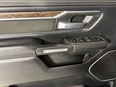 Used 2019 RAM 1500 Laramie AWD/4WD image 19