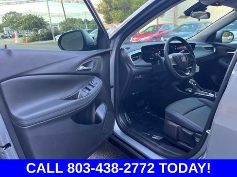 Used 2025 Buick Encore GX Sport Touring w/ Advanced Technology Package FWD image 4