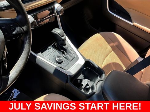 Used 2021 Toyota RAV4 LE AWD/4WD image 23